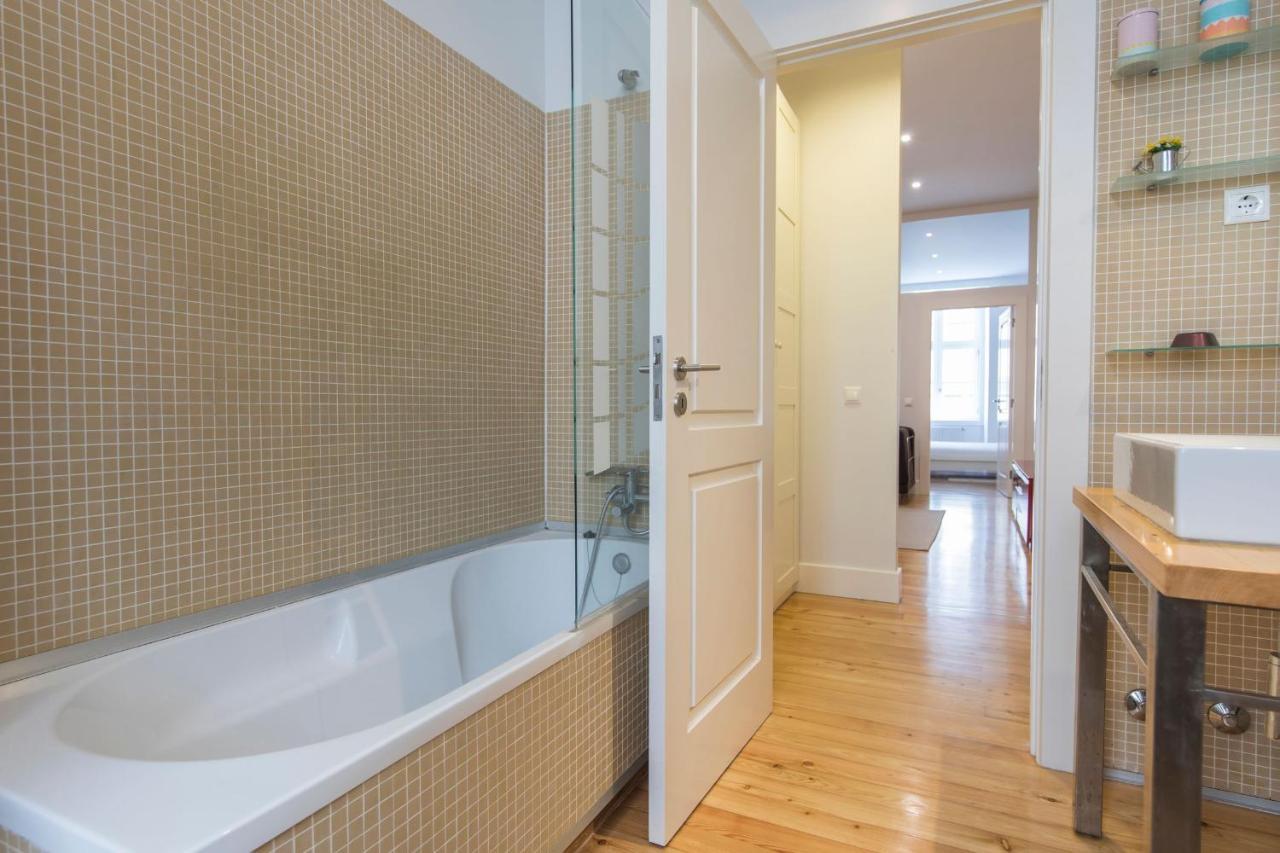 Lovelystay - Downtown Cosy Wonder Lisbona