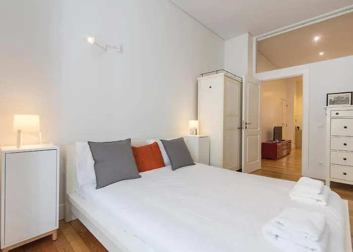 Lovelystay - Downtown Cosy Wonder